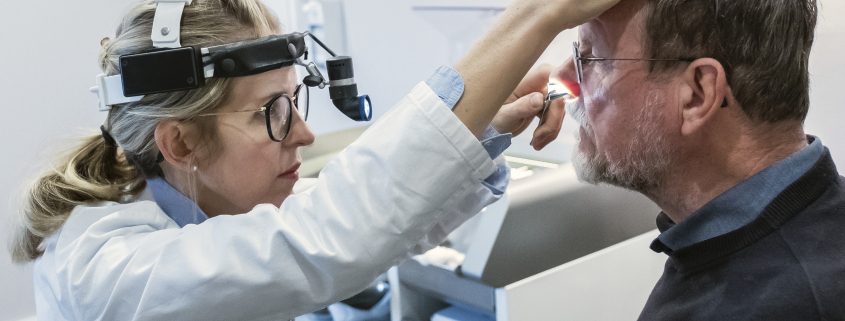 Nasenuntersuchung bei Nasenbluten und Nasenpolypen